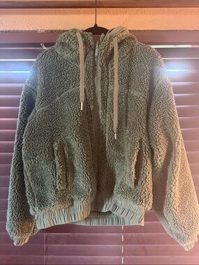 lululemon athletica Olive Green Hooded Sherpa Puffer Jacket